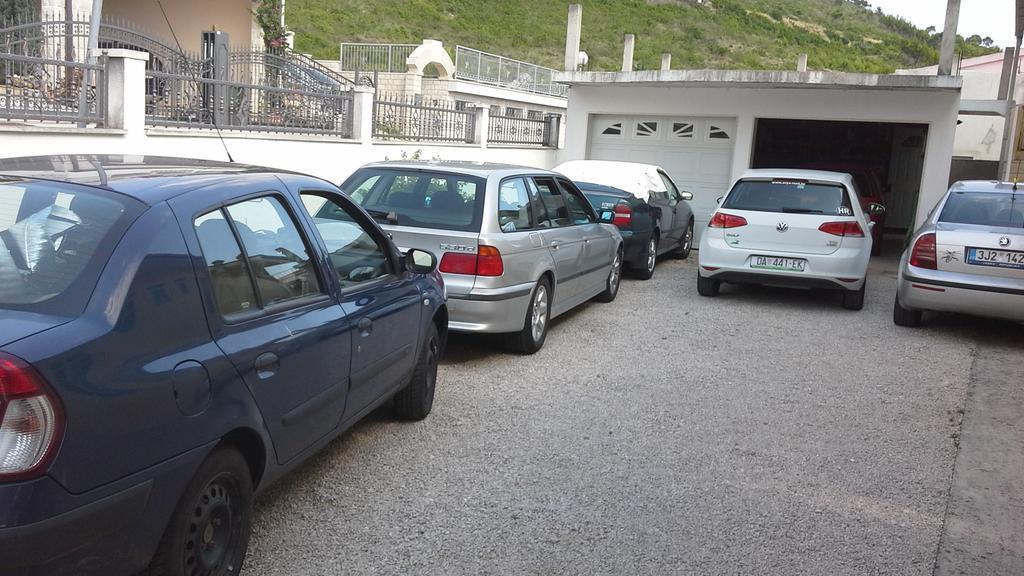 Apartments Anini Dvori Promajna Εξωτερικό φωτογραφία